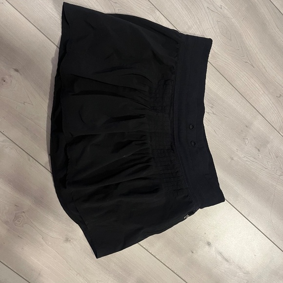Lululemon skirt/skort size 6 - Picture 2 of 2